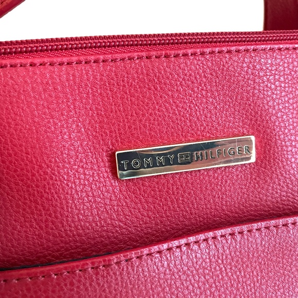 🎄. Tommy Hilfiger Cute medium sized Red Structured Satchel Handbag - Picture 4 of 10